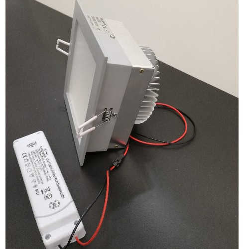 – Einbaustrahler