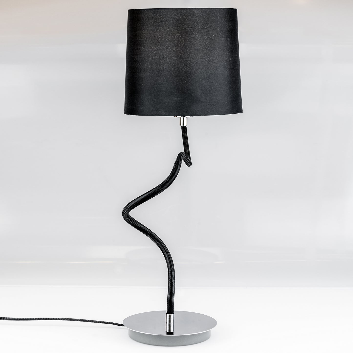 Tischleuchte CRAZY Schwarz – Tischlampe / Nachttischlampe / Hockerlampe – Stehleuchte dimmbar, E27