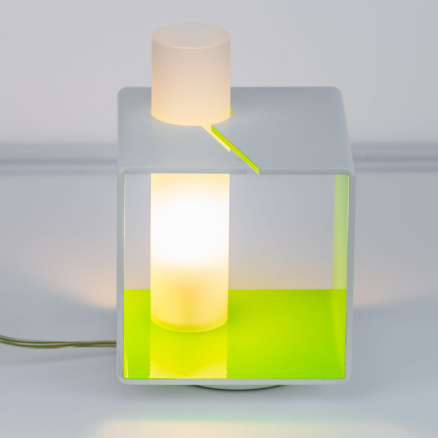 Design Tischleuchte in Grün-Weiß Dimmbar