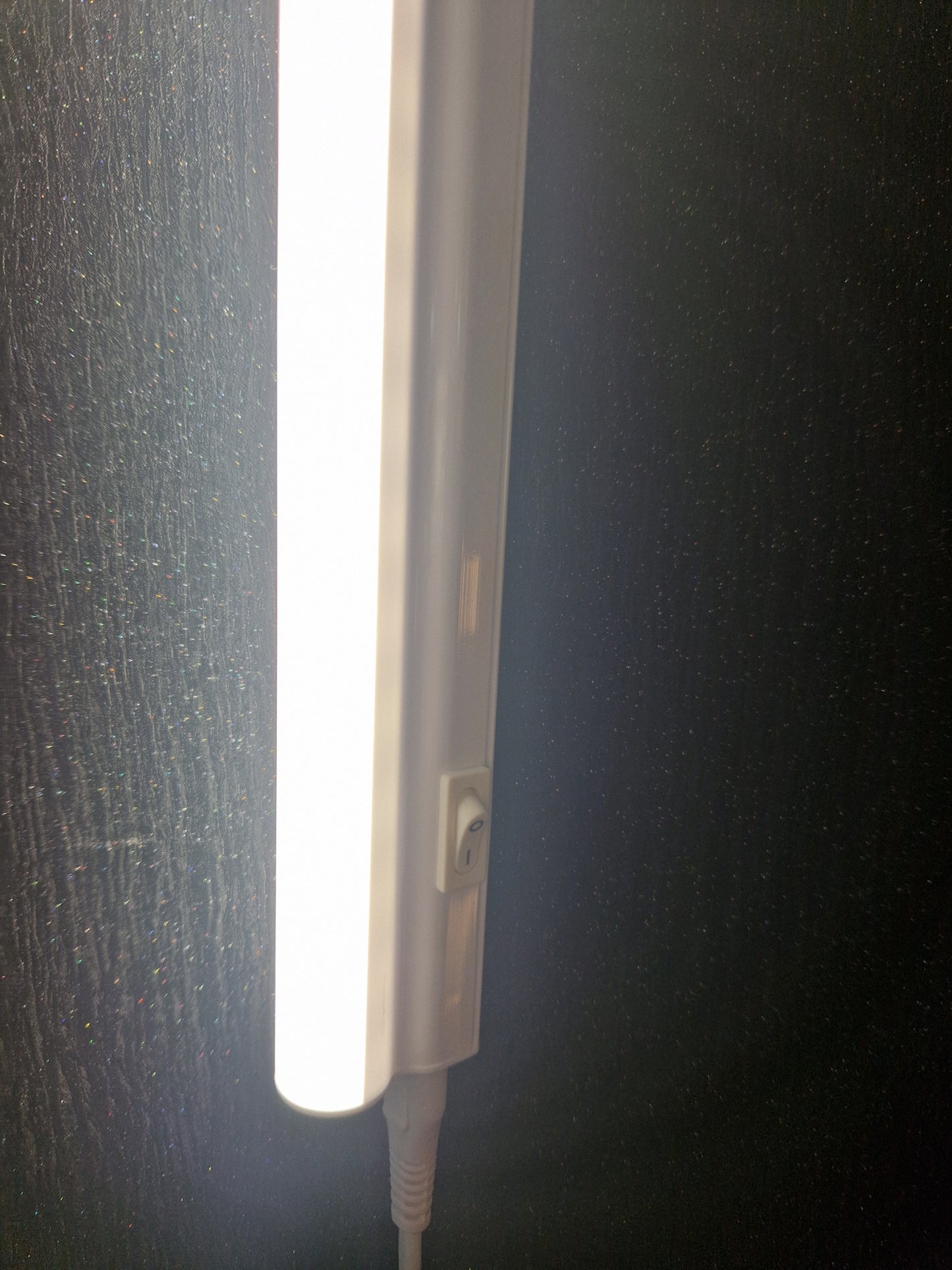 Vesio LED-Lichtleiste 60cm 9W mit Schalter