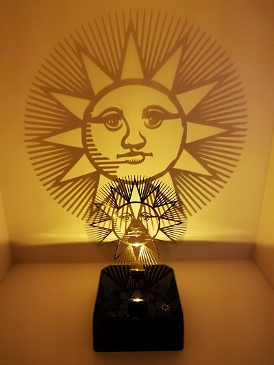 LED Tischlampe mit Schattenspiel Shadow Sonne Tischlampe