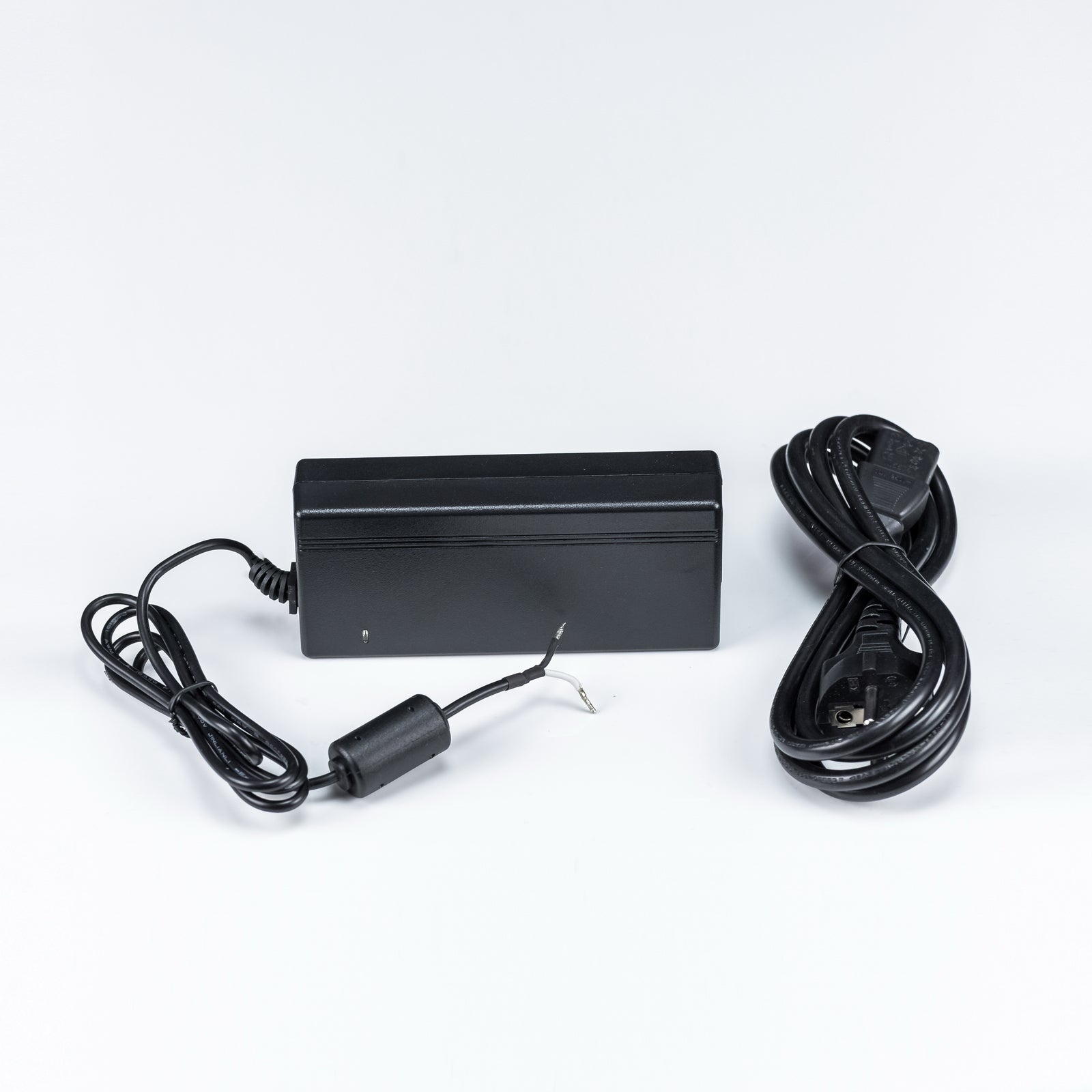 Deskop Led Trafo 80W 12V  6.6 A mit Schukostecker Netzteil