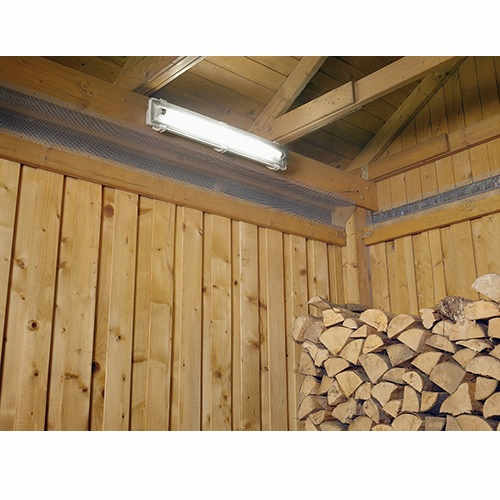Zweckmäßige Feuchtraumleuchte Aqualux Eco 28W